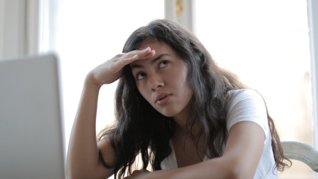 Awas! 4 Kebiasaan Buruk Ini Bisa Sebabkan Kabut Otak!