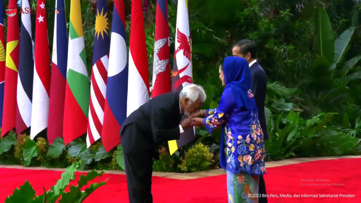 Momen PM Timor Leste Cium Tangan Iriana saat Hadiri KTT ASEAN