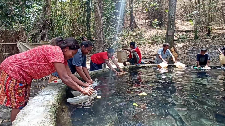 Dampak Kekeringan, Begini Perjuangan Warga NTT Demi Air Minum Bersih