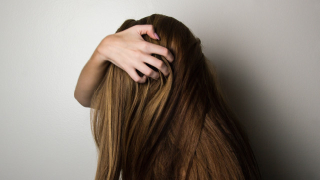 Awas! 3 Kebiasaan Ini Sebabkan Dapat Sebabkan Rambut Rontok!