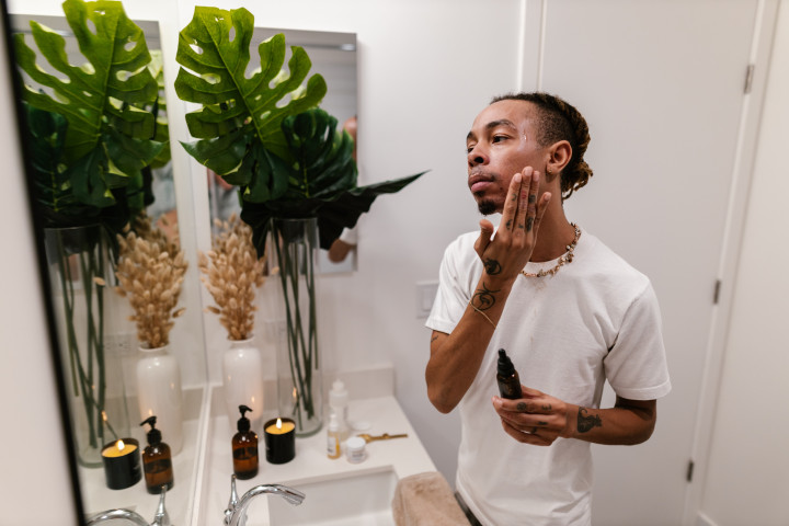 Catat, Ini Tips Memilih Serum yang Tepat untuk Kaum Adam