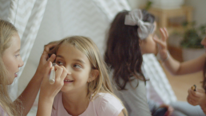 7 Kandungan Berbahaya dari Kosmetik Remaja