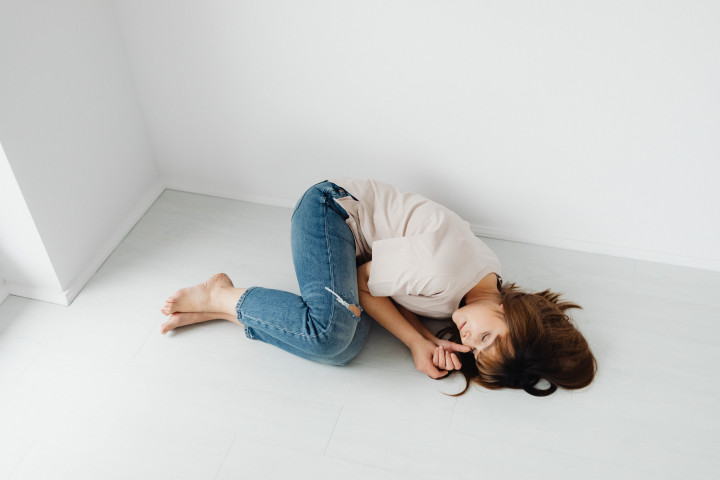 Hati-hati! Simak 4 Bahaya Tidur di Lantai