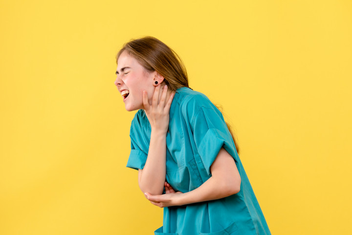 Mudah! Simak Cara Mengatasi Tenggorokan Gatal