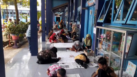 Keseruan Membatik Massal Ratusan Siswa SD di Pati