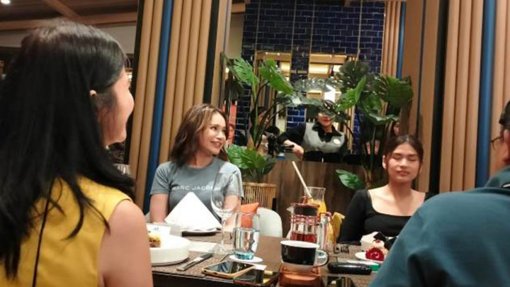 Momen Suasana Intimate Dinner Bareng Rossa Sebelum Konser di Samarinda