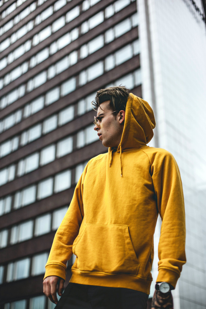 Cepat Melar? Simak 4 Tips Ampuh Merawat Hoodie