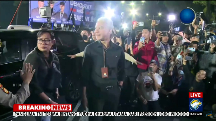 Pasangan Ganjar-Mahfud Tiba di KPU