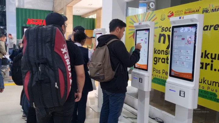 Jelang Nataru, 180 Ribu Tiket Kereta Angkutan Ludes Terjual