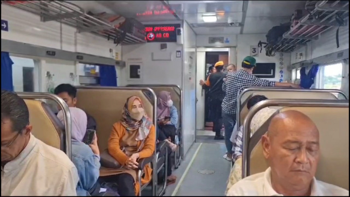 Sejumlah Kereta Jarak Jauh Alami Keterlambatan akibat Longsor