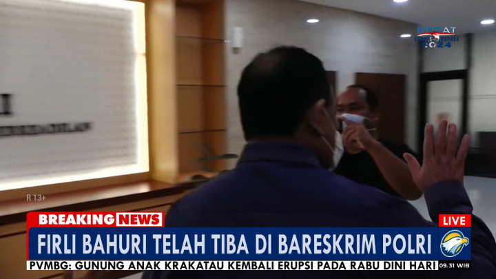 Kembali Diperiksa sebagai Tersangka, Firli Bahuri Bungkam saat Tiba di Bareskrim Polri