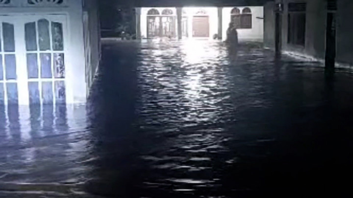 Jalan Lintas Sumbar-Riau Longsor, Arus Lalulintas Putus