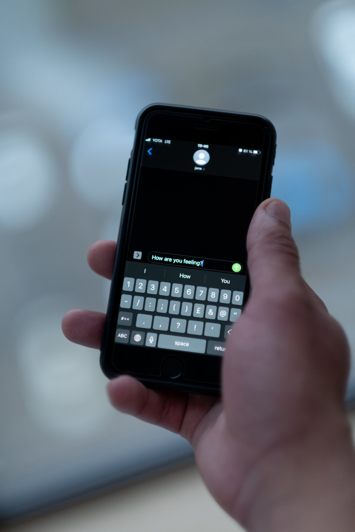 Jadi Awal PDKT! Intip Cara Rahasia Idol K-pop untuk Bertukar Nomor HP