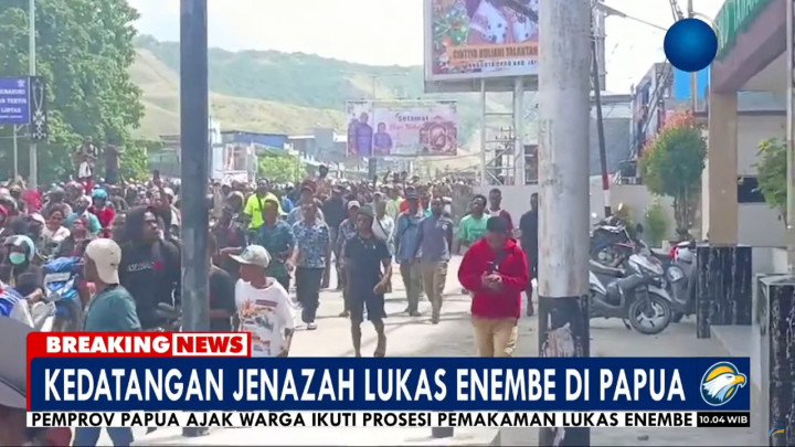 Iring-iringan Jenazah Lukas Enembe Diwarnai Aksi Pelemparan Batu