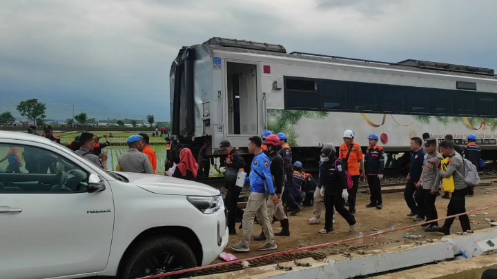 Setelah Lebih dari 10 Jam, Satu Korban Kecelakaan Kereta di Cicalengka Berhasil Dievakuasi