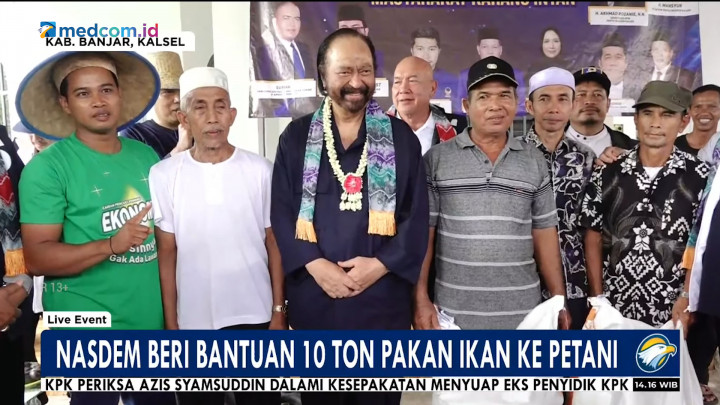 Partai NasDem Serahkan 10 Ton Pakan Ikan ke 200 Petani di Kalimantan Selatan