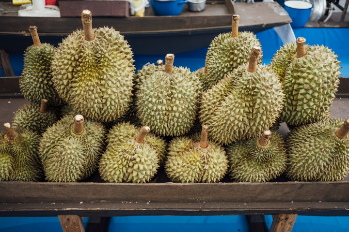 4 Tips Mudah Hilangkan Bau Durian di Dalam Rumah