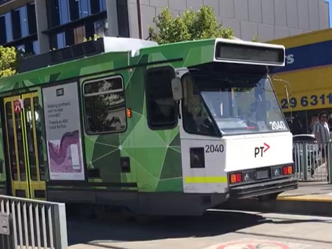 Menyusuri Keramaian Melbourne dengan Trem