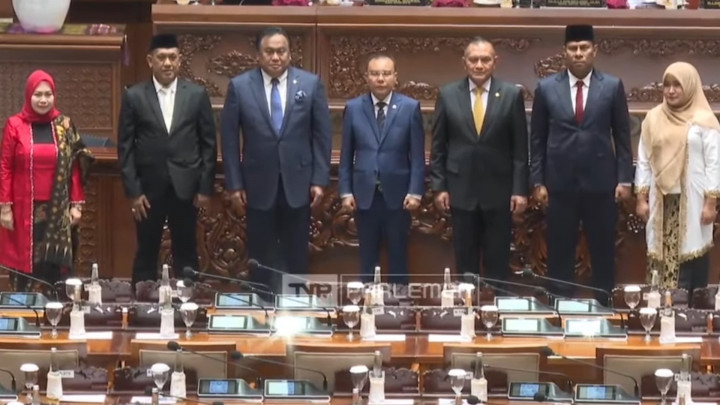 4 Anggota PAW DPR Resmi Dilantik dalam Rapat Paripurna