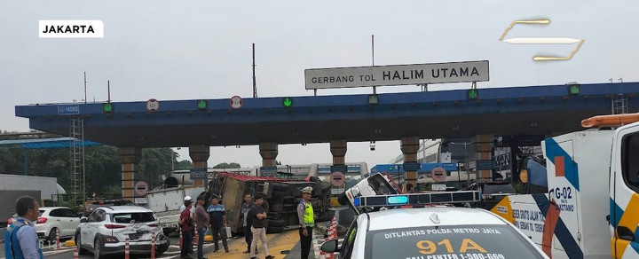 5 Kendaraan Terlibat Kecelakaan Beruntun di Gerbang Tol Halim