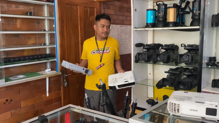 Jelang Indonesia vs Irak, Persewaan Proyektor di Gunung Kidul Ludes Dipesan