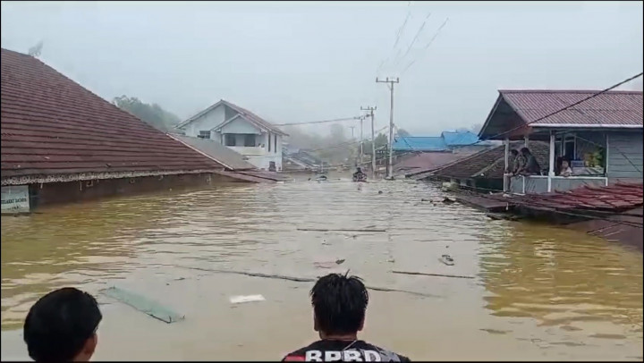 Banjir Rendam Mahakam Ulu, Ketinggian Sampai Atap Rumah