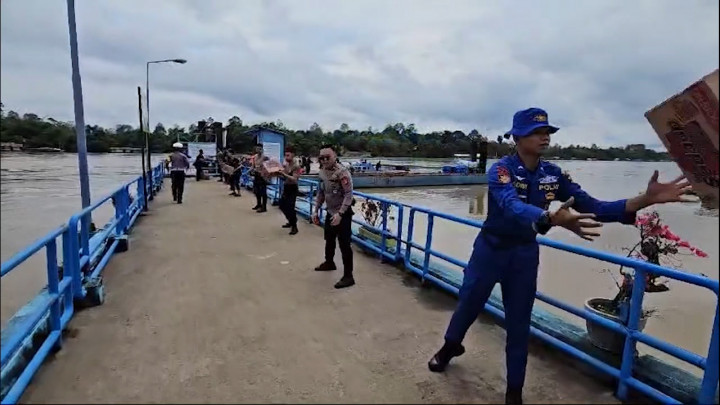 Pemprov Kaltim Kirim 10.000 Paket Sembako untuk Korban Banjir Mahulu