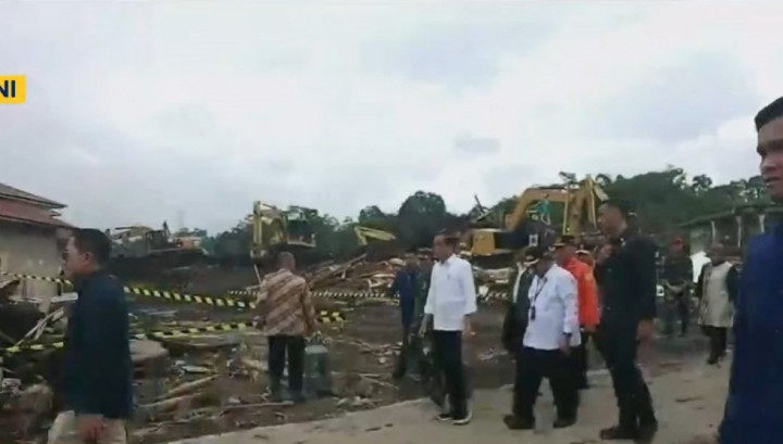 Presiden Jokowi Tinjau Lokasi Banjir Bandang di Sumatera Barat