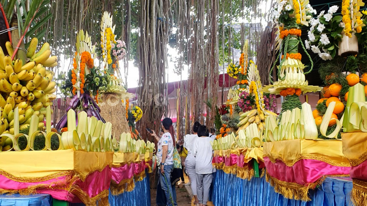 Persembahan Untuk Sang Buddha Dari Hasil Alam