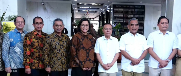 Menkeu Sri Mulyani Terima Kunjungan Gugus Tugas Sinkronisasi Prabowo-Gibran