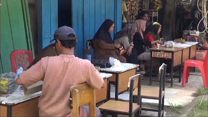 Terkendala Sengketa, SDN 212 Kota Jambi Dirikan Posko PPDB di Depan Kios