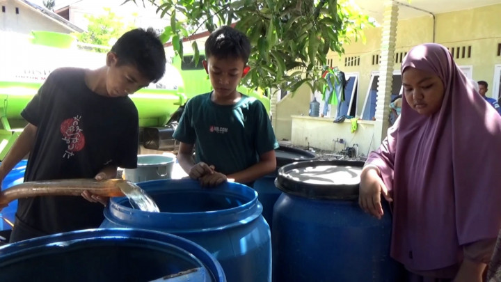 Alami Kekeringan, Warga Aceh Besar Bergantung pada Air Bantuan