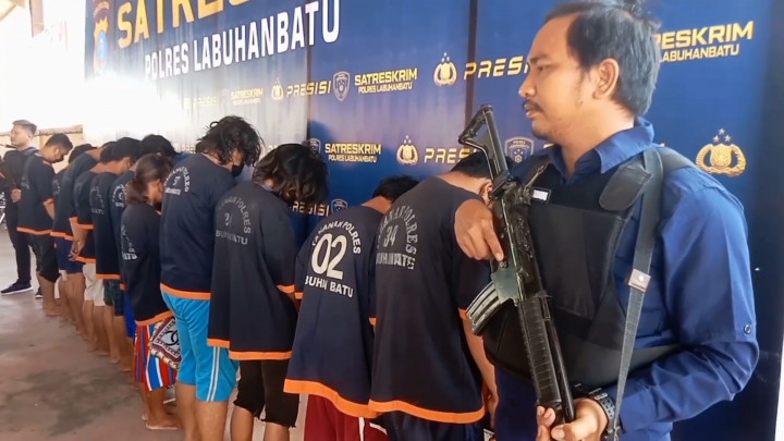 Polisi Gerebek Warnet di Labuhanbatu, Amankan 11 Orang yang Bermain Judi Online