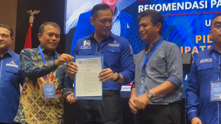 Terima SK Rekomendasi dari Demokrat, Cabup Pidie Jaya Said Mulyadi Yakin Bisa Memajukan Kabupaten