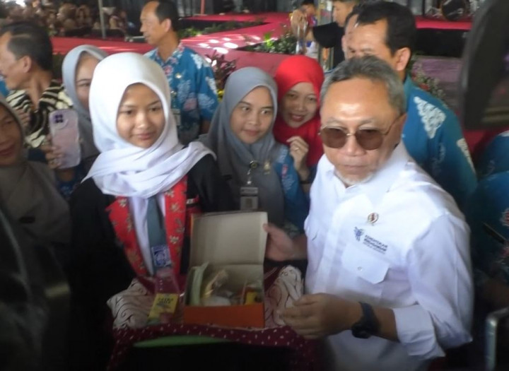 Menteri Perdagangan Gelar Simulasi Makan Siang Gratis di SMAN 3 Semarang