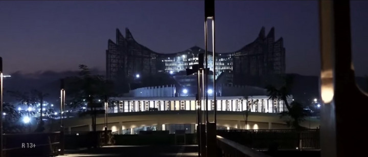 Suasana Malam di Istana IKN: Terang Benderang