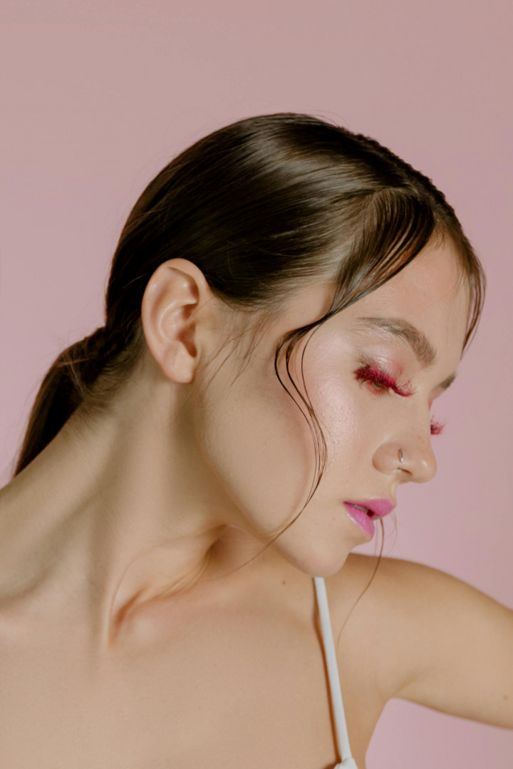 6 Tips Memakai Maskara agar Tidak Mudah Menggumpal