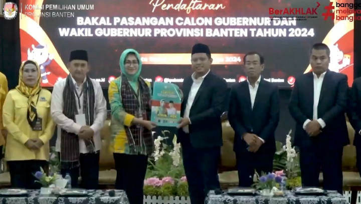 Airin-Ade Serahkan Dokumen Pendaftaran Pilgub Banten ke KPU