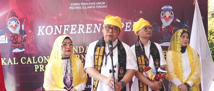 Daftar ke KPU Sulteng, Ahmad Ali-Abdul Karim Komitmen Tuntaskan Masalah Warga