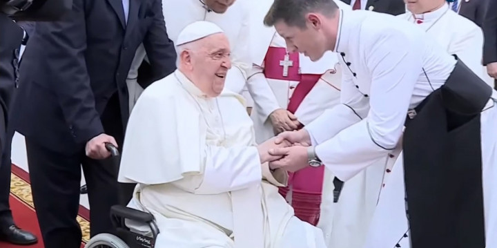 Detik-detik Kedatangan Paus Fransiskus di Indonesia