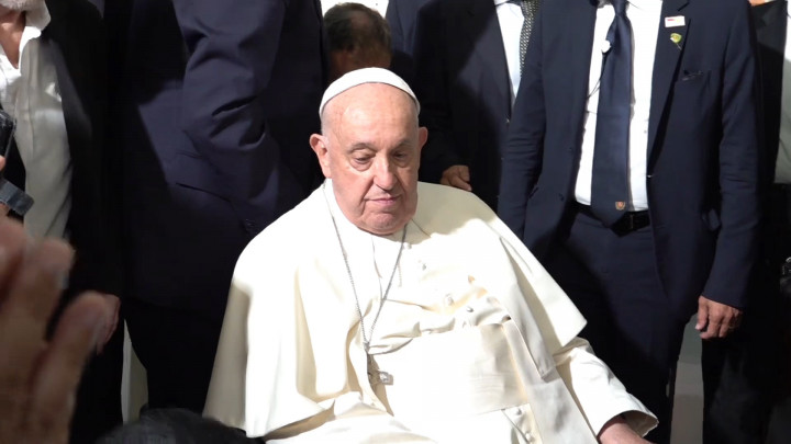 Haru! Anak Penderita Kanker Otak Menanti Berkat Paus Fransiskus