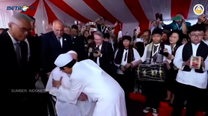 Momen Imam Besar Masjid Istiqlal Sambut Kedatangan Paus Fransiskus