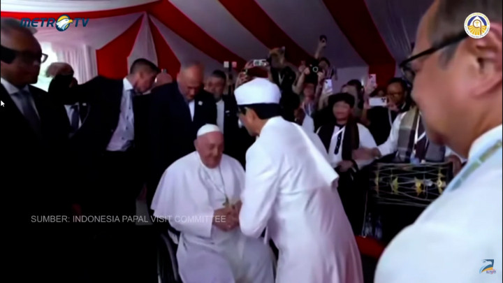 Momen Paus Fransiskus Tiba di Masjid Istiqlal