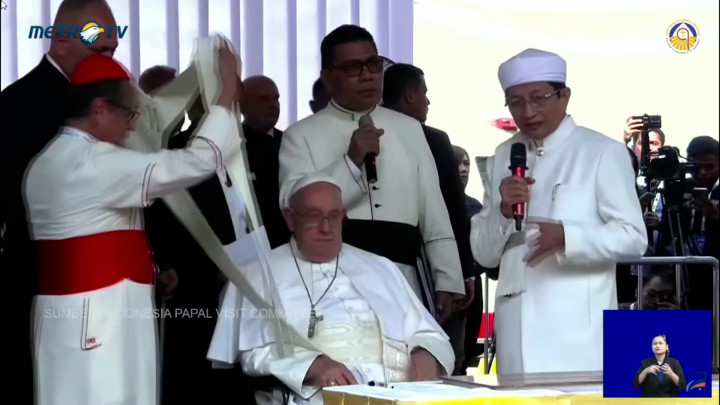 Imam Besar Istiqlal Jelaskan Makna Filosofis Terowongan Silaturahmi ke Paus Fransiskus