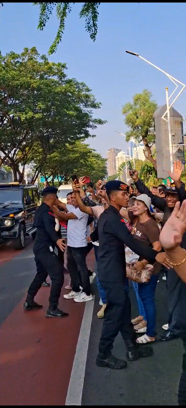 Tawa hingga Tangis Tak Lagi Terbendung saat Paus Fransiskus Tiba di SUGBK