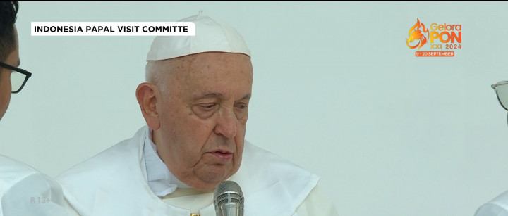 Paus Fransiskus Pimpin Misa Suci di GBK