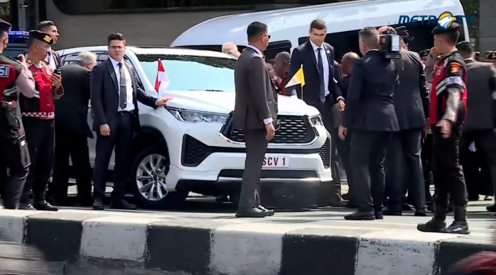 Paus Fransiskus Sapa Masyarakat Jelang Tinggalkan Indonesia