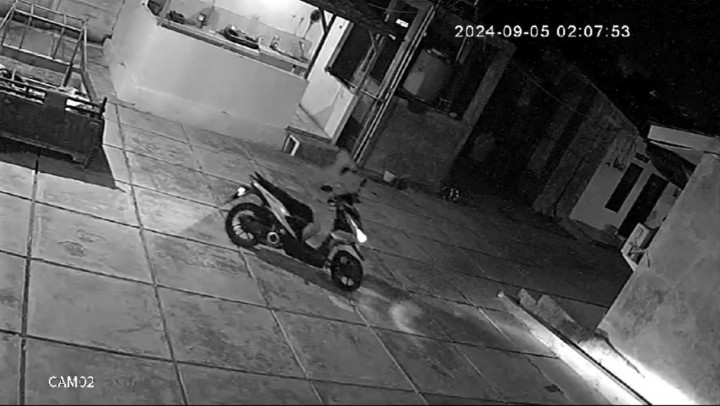 Terekam CCTV, Kawanan Pencuri Gasak 4 Unit Motor di Bandar Lampung