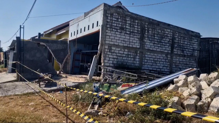 Fenomena Tanah Gerak di Pati Kian Parah, Rumah Warga Nyaris Roboh