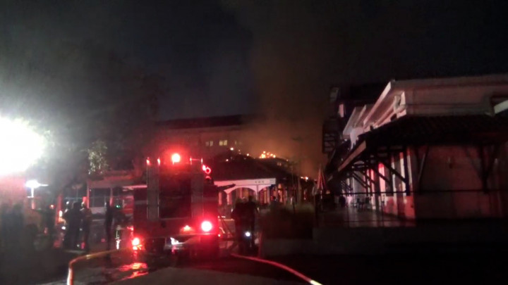 Diduga Korsleting Listrik, Masjid dan Restoran di Pos Bloc Kebakaran